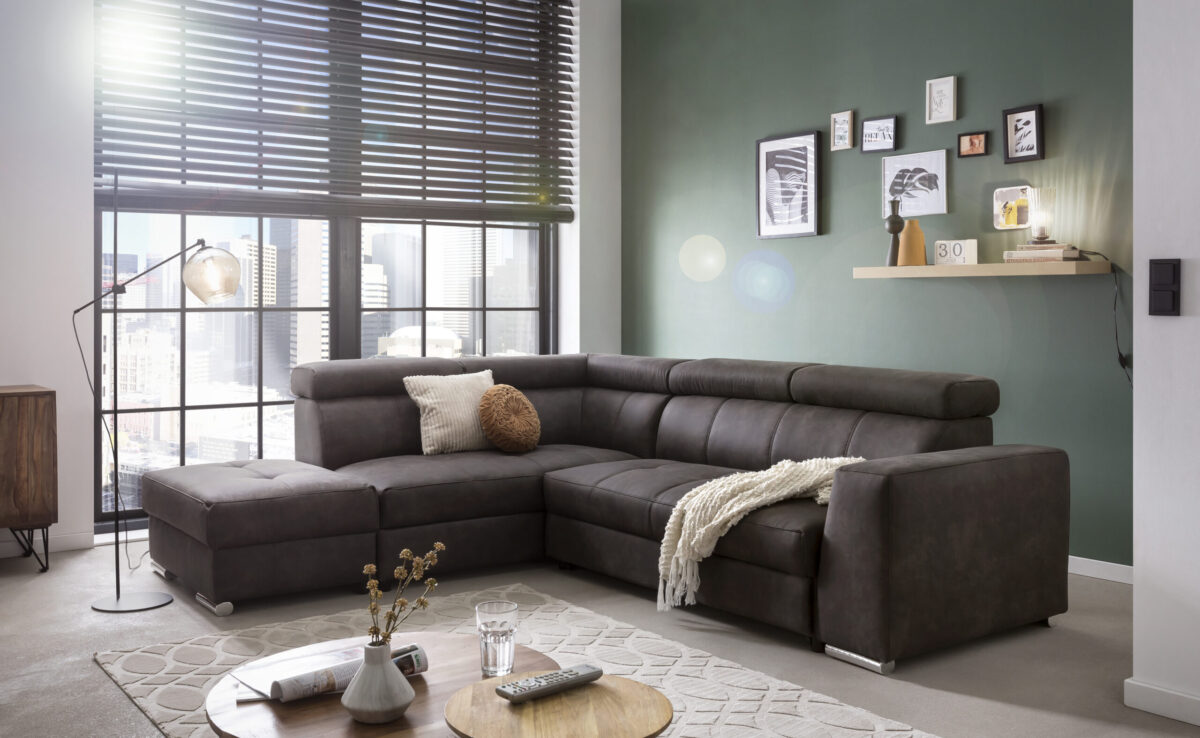 Kampinė miegamoji sofa „SPRINT“ – su odos imitacija ir reguliuojamais atlošais